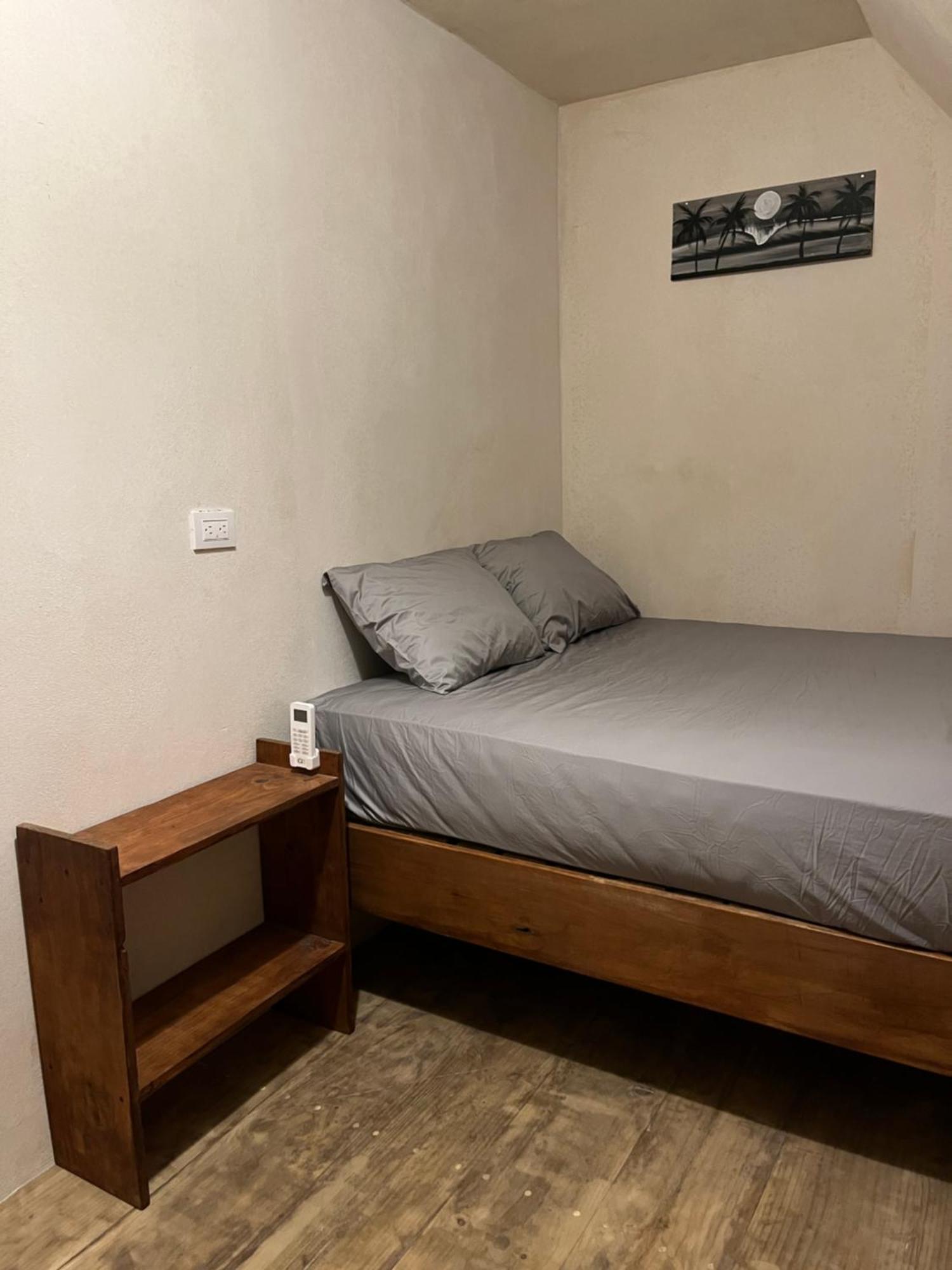 Hostel Tuanis Surf Camp Playa Santa Teresa  Ngoại thất bức ảnh